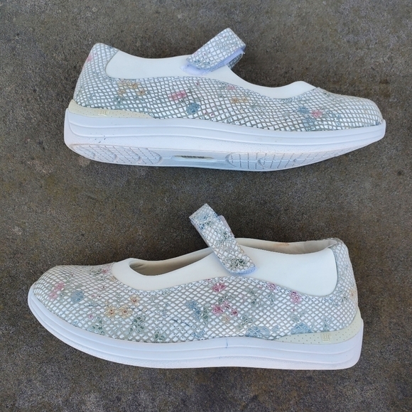 Drew Rose Snakeskin White Leather Flowered Mary Janes Shoes Women Size 7.5 - Picture 5 of 6